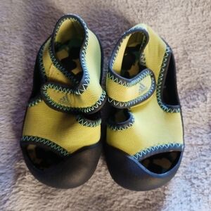 Adidas baby shoes 4K